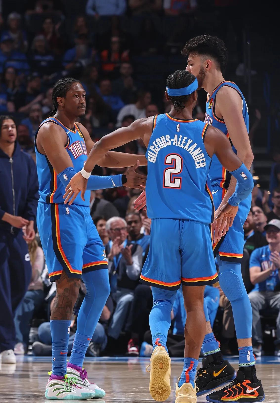 爱游戏ayx首页 -包含赛后明尼苏达森林狼调整名单以备NBA季后赛，队长鼓劲环节打磨，震撼外界，年轻球员得到机会的词条